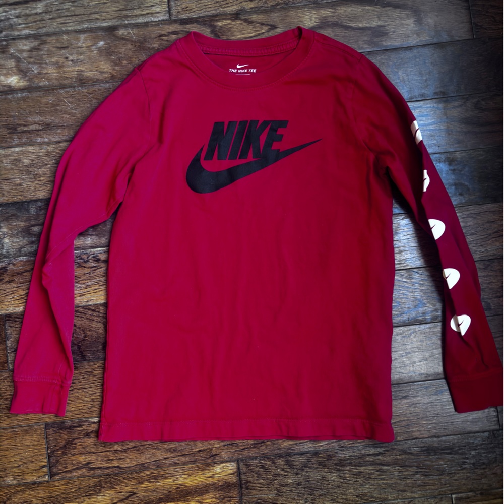 Boys Nike Crewneck Longsleeve Tee Youth M Red